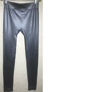 2Pr  New Leggings One Silver One White Size M